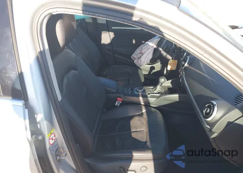 2015 Audi A3 1.8T Premium z USA, uszkodzony, nr VIN WAUCCGFFXF1012228